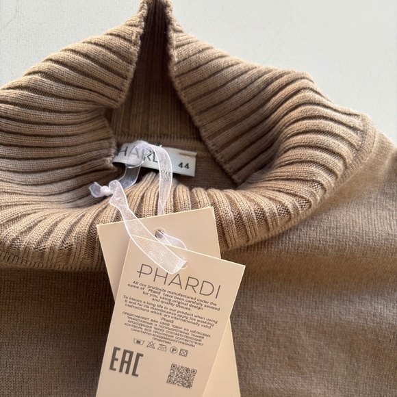 NewTwo pieces set for woman NWT - Picture 10 of 10